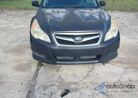 2010 Subaru Legacy 2.5I z USA, uszkodzony, nr VIN 4S3BMBA66A3233523